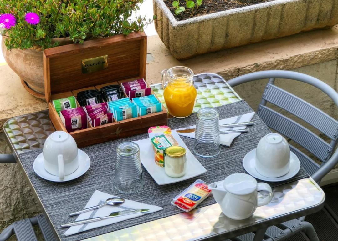 Hotel Univers Carpentras Dış mekan fotoğraf