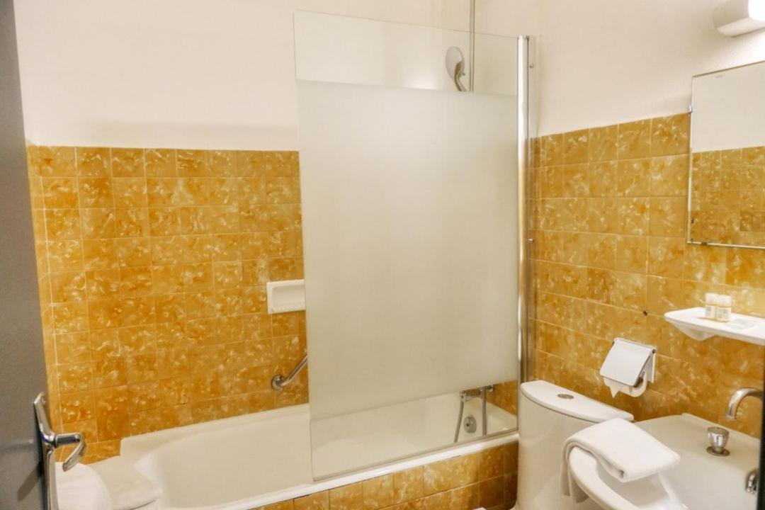 Hotel Univers Carpentras Dış mekan fotoğraf