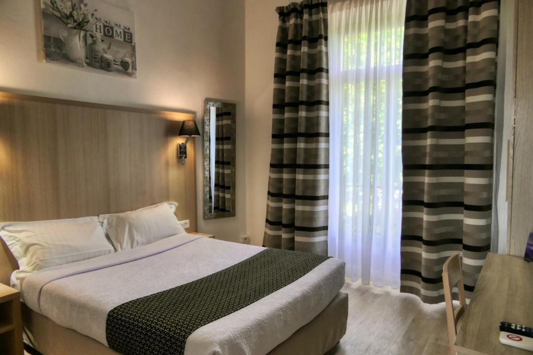Hotel Univers Carpentras Dış mekan fotoğraf