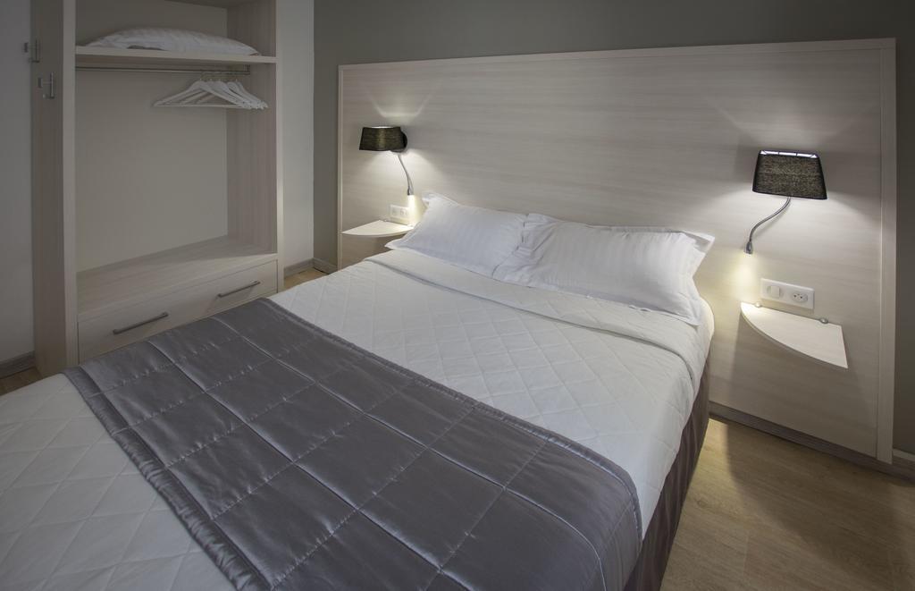 Hotel Univers Carpentras Dış mekan fotoğraf